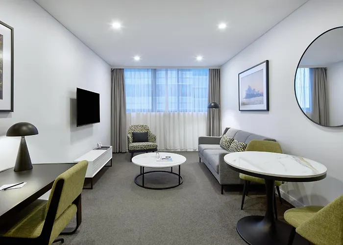 Meriton Suites North